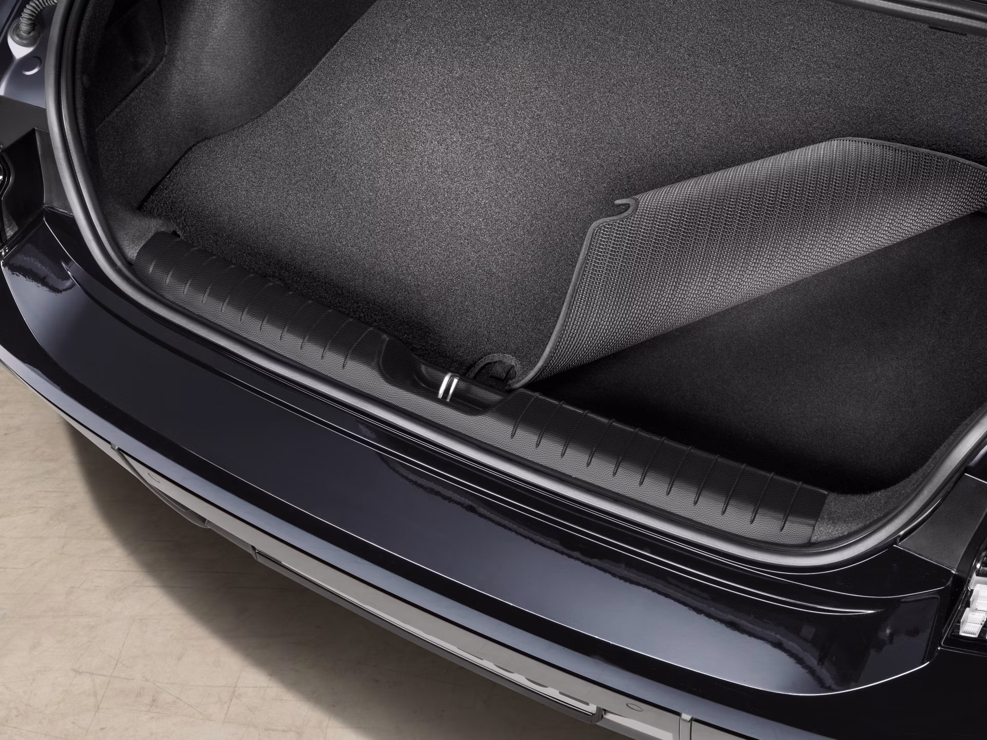 Hyundai IONIQ 6 obostrani tepih za prtljažnik.